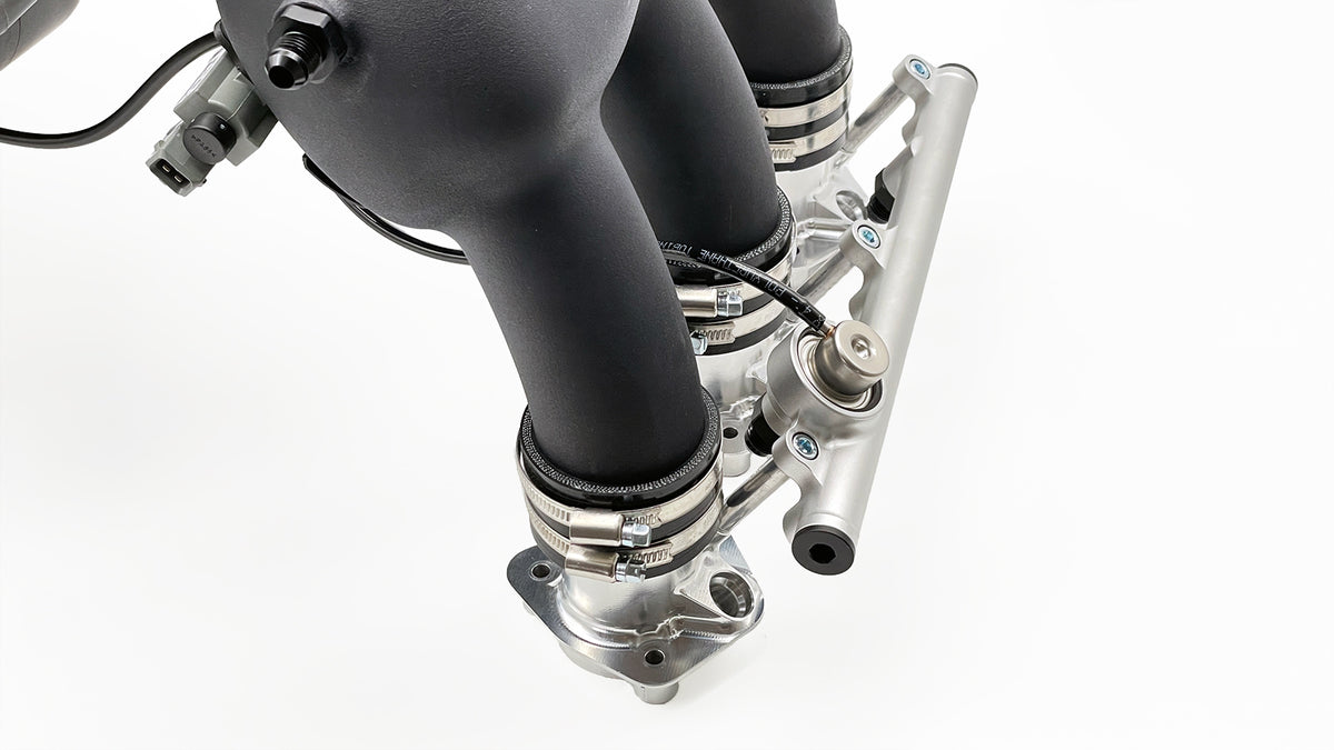 IslandWorks Precision Fuel Rail & Regulator on Intake right side